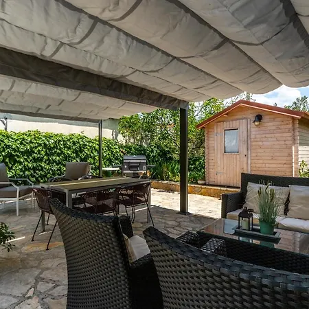 Appartement Regina 1 *