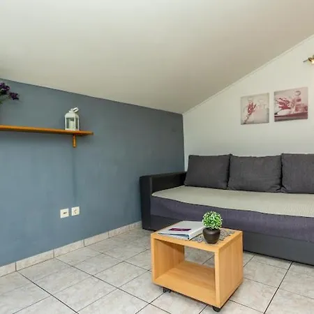 Regina 1 Apartment