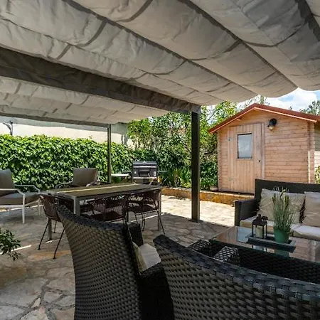 Regina 1 Apartment