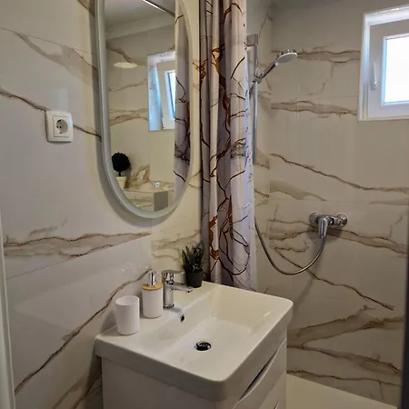 Appartement Regina 1 Brodarica (Sibenik-Knin)